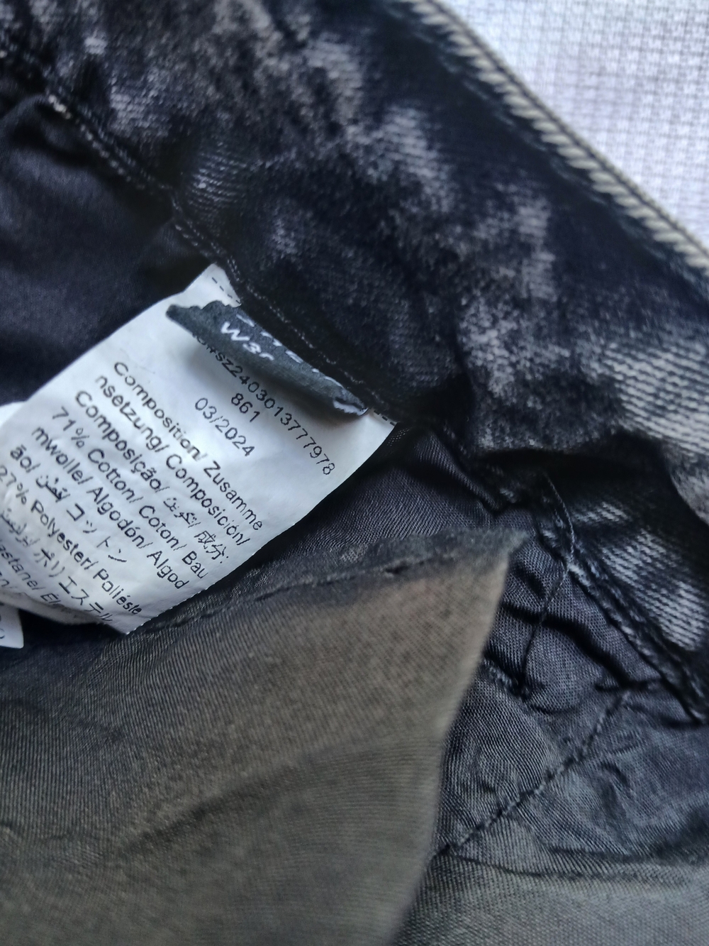 SHEIN Black Washed High-Waist Jeans - Picture 4 of 5